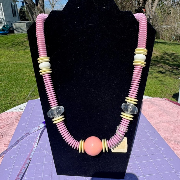 younkers Jewelry - Retro Funky Pink Bead Necklace